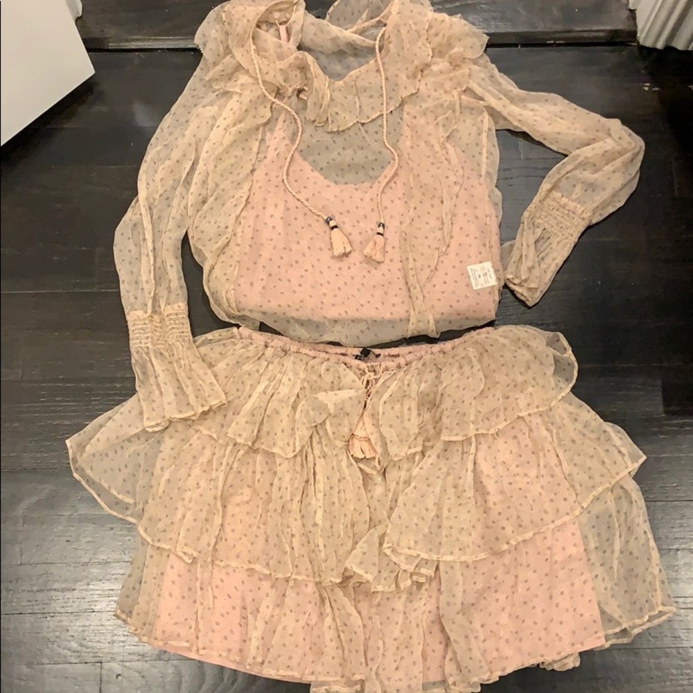 Love Sam skirt and top Xs